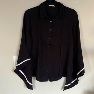 Hummingbird Button down shirt with 3/4 bell sleeves size S